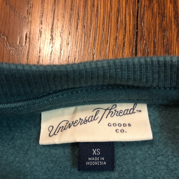 Universal thread fuzzy crewneck - Picture 4 of 4